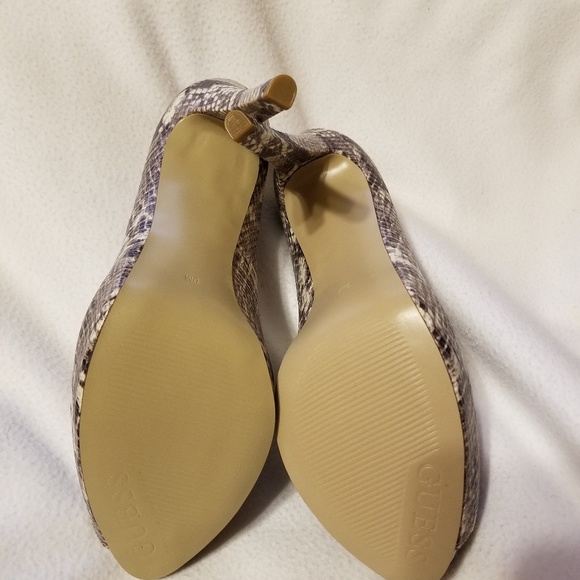 🆕️Guess Platform Pumpss - Picture 2 of 4